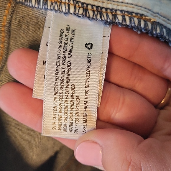 Universal Thread jeans - Picture 3 of 4